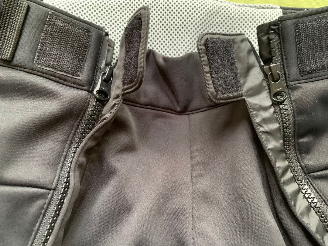 オンヨネ　スキー　ハーフパンツ　ユニセックス　Sサイズ