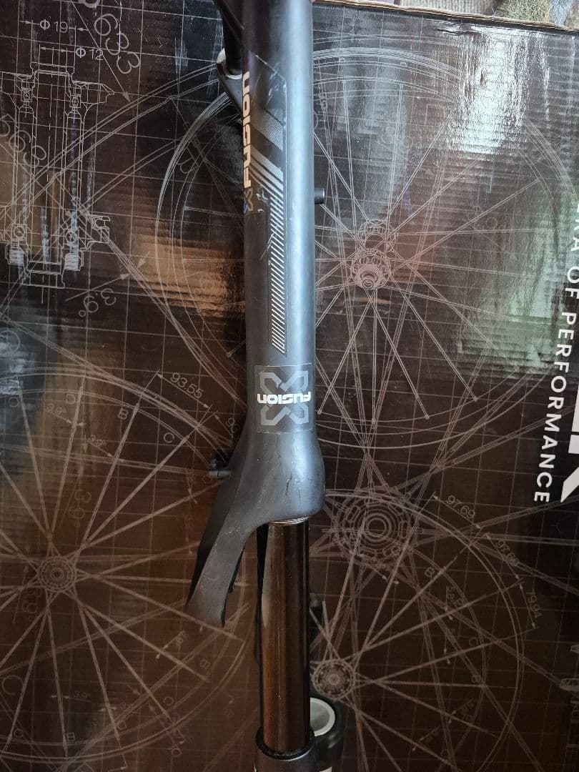 エアサスペンションフォーク X-FUSION 32 27.5 Boost