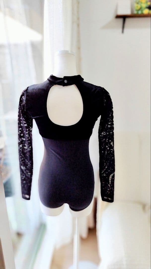 Ｓ～Ｍ／黒鳥オディールをイメージした漆黒の長袖レースベロアバレエ娘役レオタード