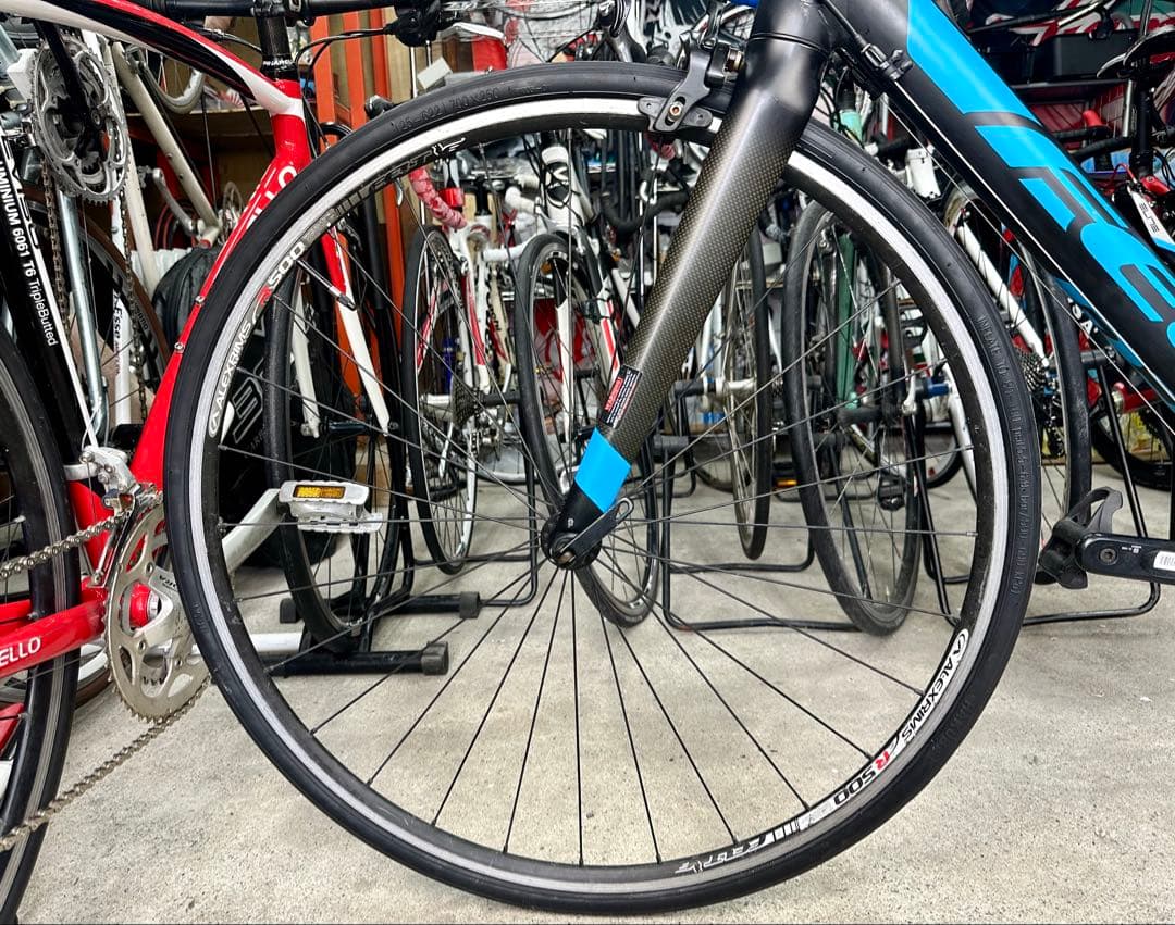 基本分解発送送料無料！完成車配送等ご相談ください！FELT Z95 新品タイヤ