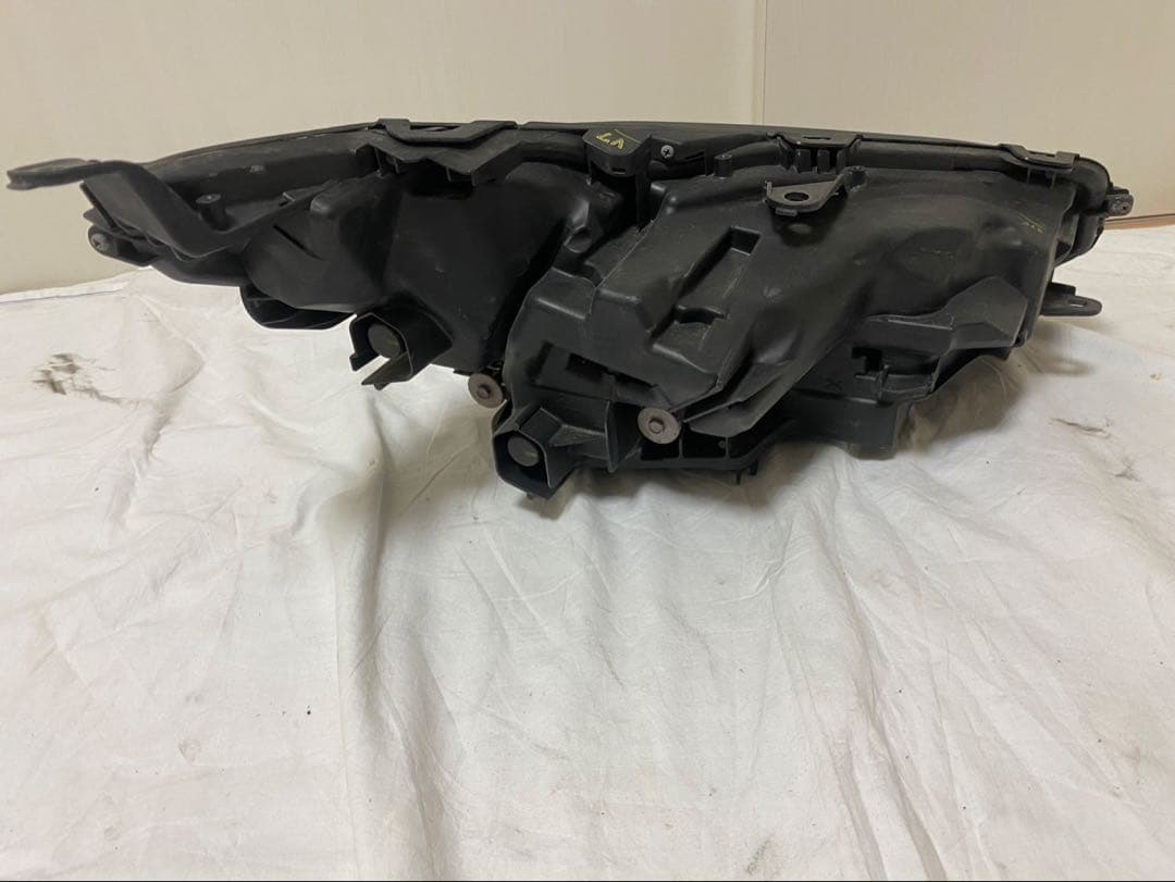 LEXUS NX AGZ10 左ヘッドライト　中古