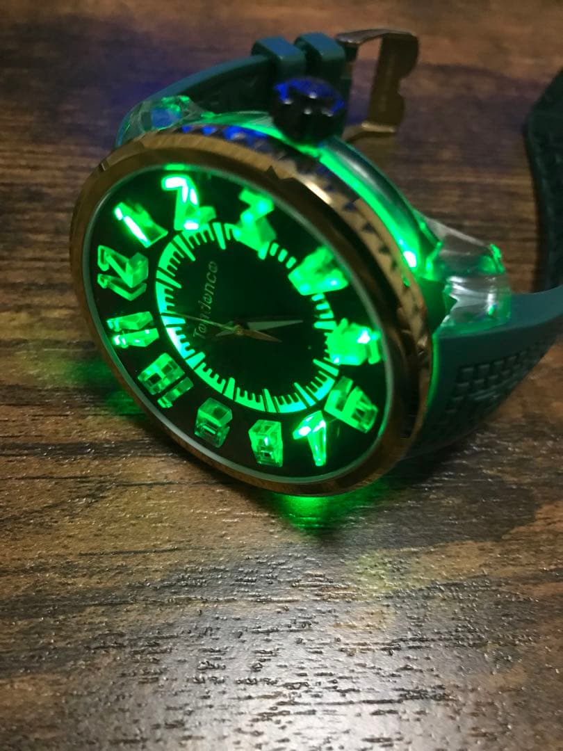 テンデンスFLASH グリーン文字盤