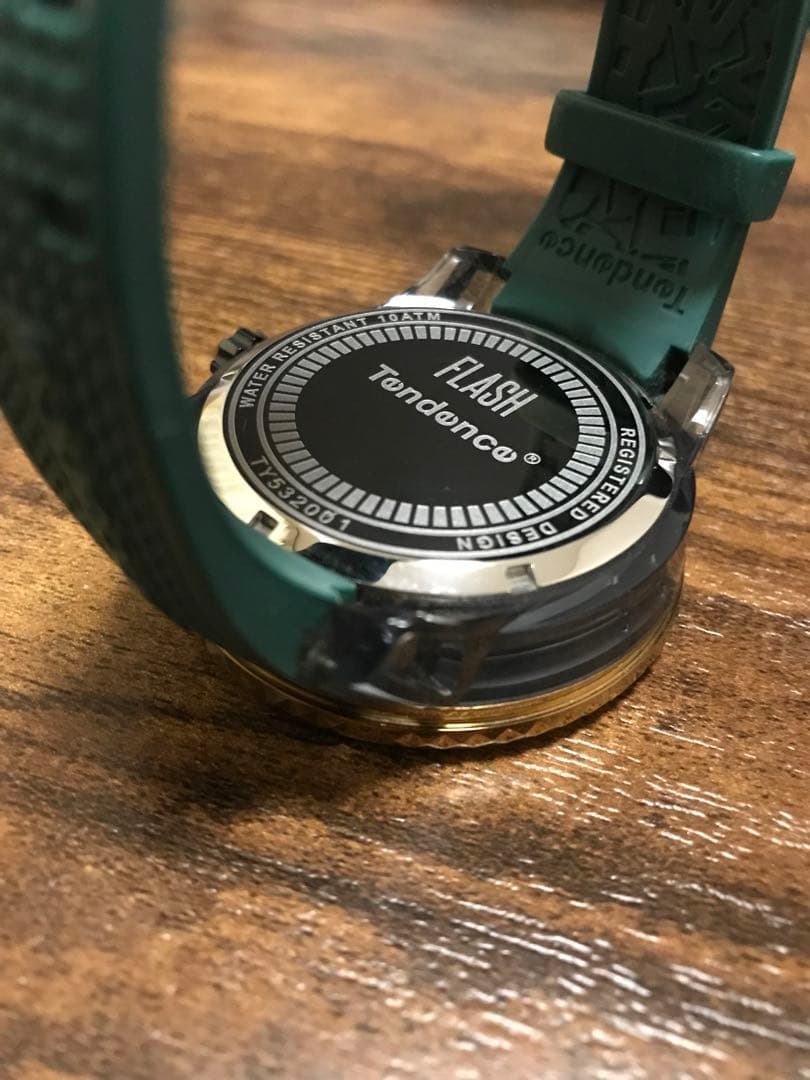 テンデンスFLASH グリーン文字盤