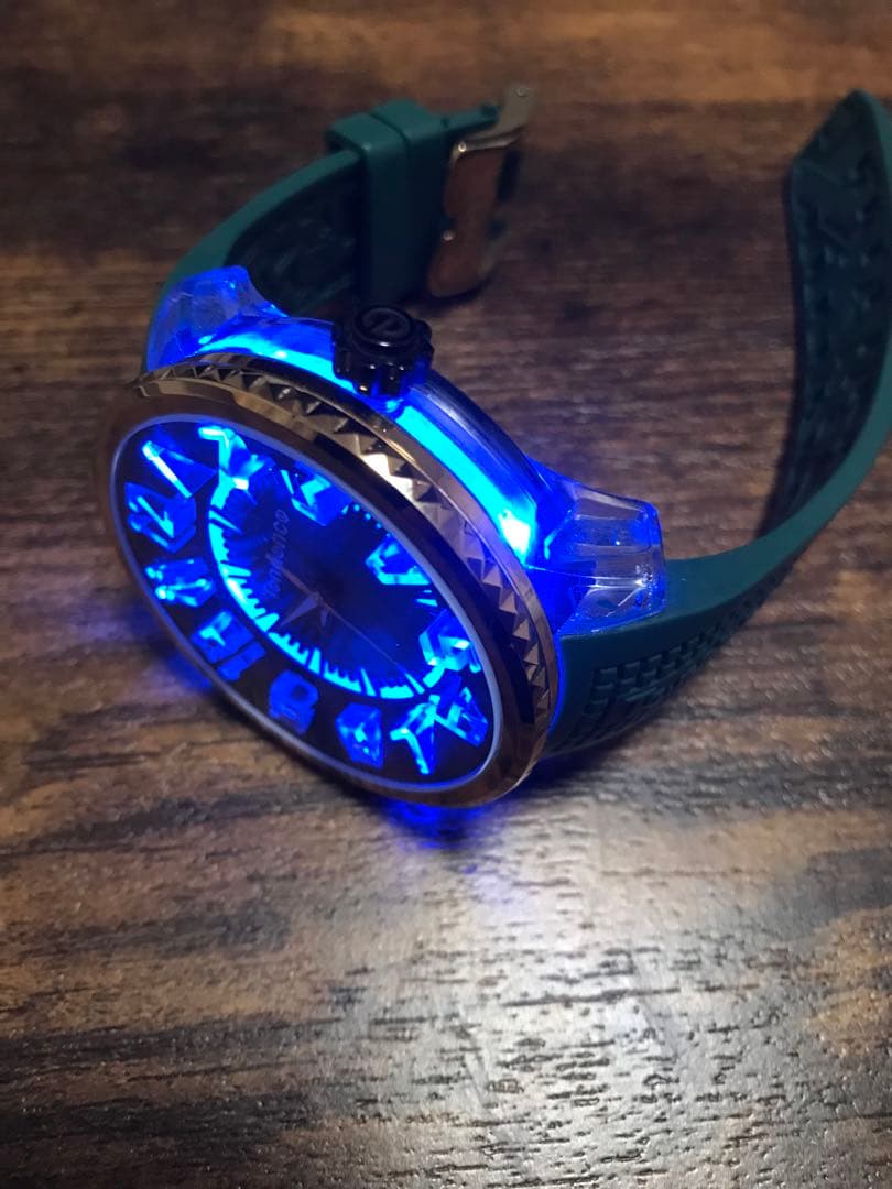 テンデンスFLASH グリーン文字盤