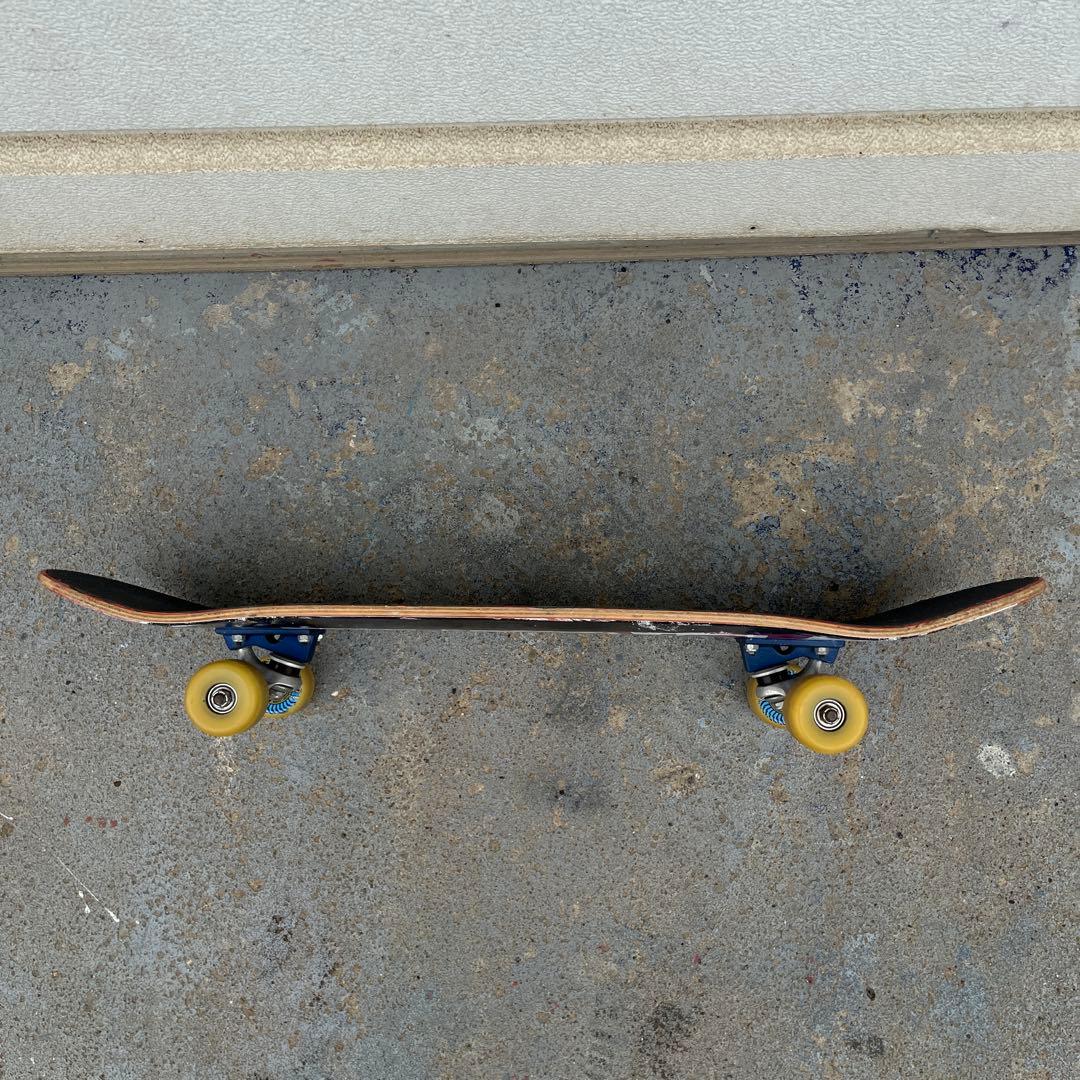 スケートボード LURKVILLE SKATEBOARDS