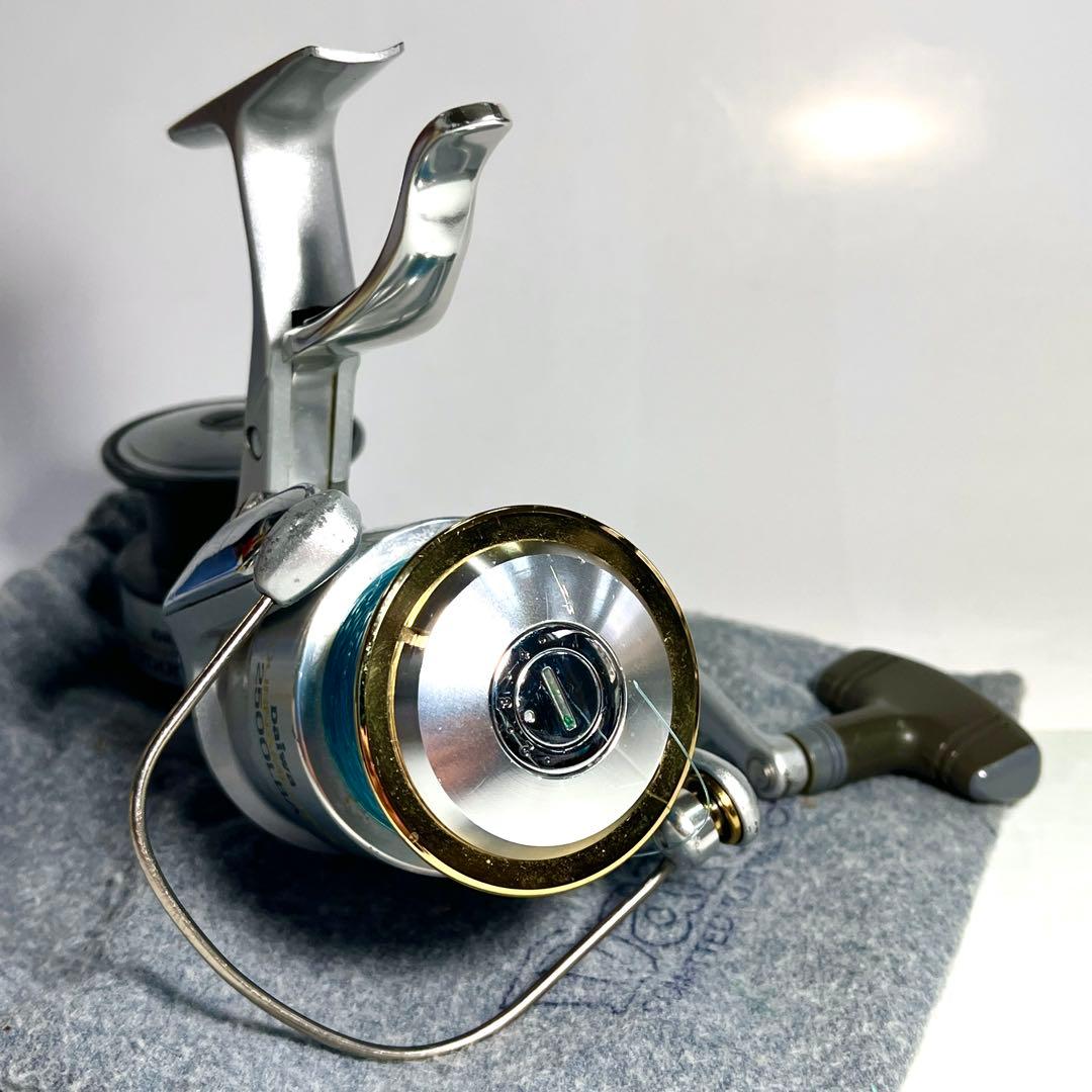 ダイワ トーナメント-X 2500LBA レバーブレーキ スピニングリール