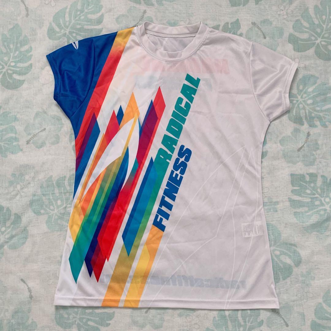 【新品】激レア★明るく弾むレインボーカラー《ラディカルフィットネス 》トップス