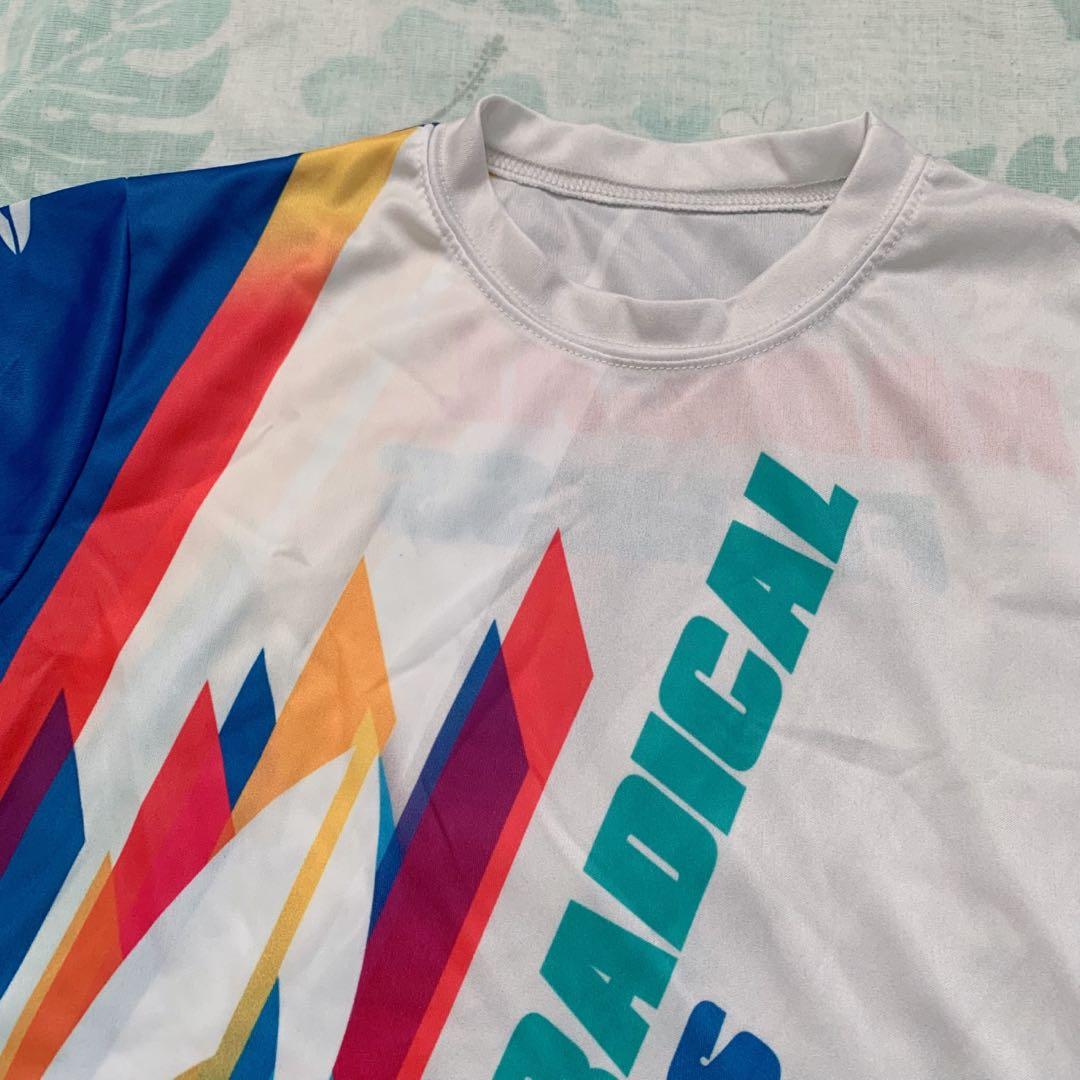 【新品】激レア★明るく弾むレインボーカラー《ラディカルフィットネス 》トップス