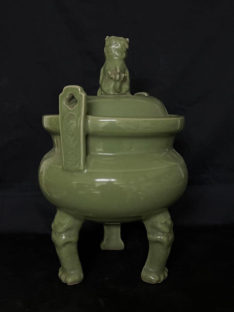 中国古美術　宋時代青磁香炉　龍泉窯三足香炉W66-0