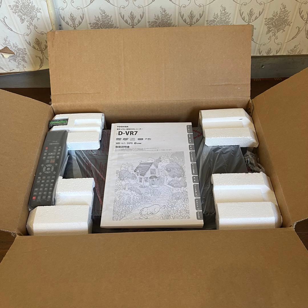 【未使用品】TOSHIBA 東芝 VTR 一体型DVDレコーダー D-VR7
