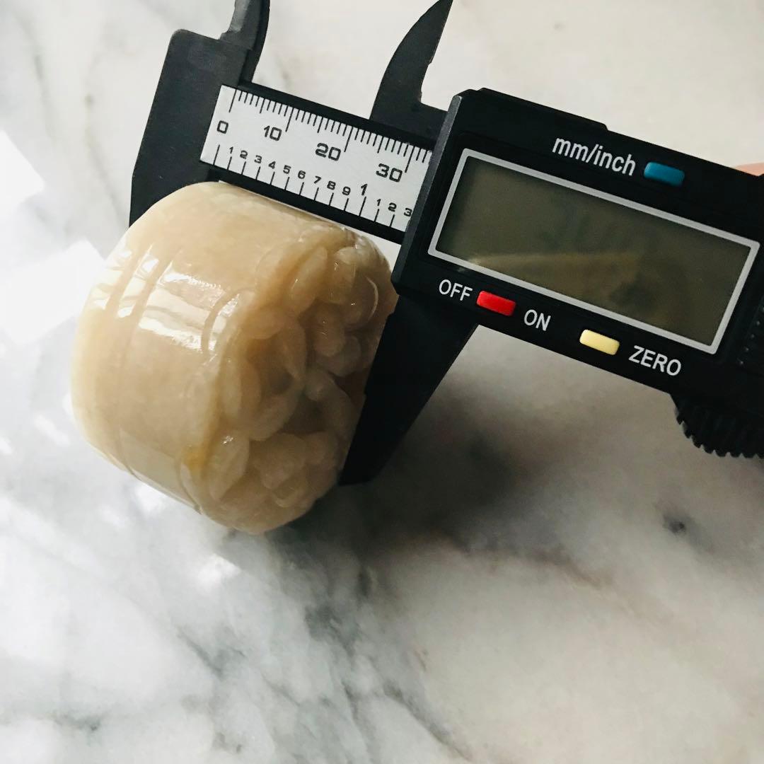 [O370-001］翡翠　インテリア　オブジェ　ミャンマー産　ナイトランプ