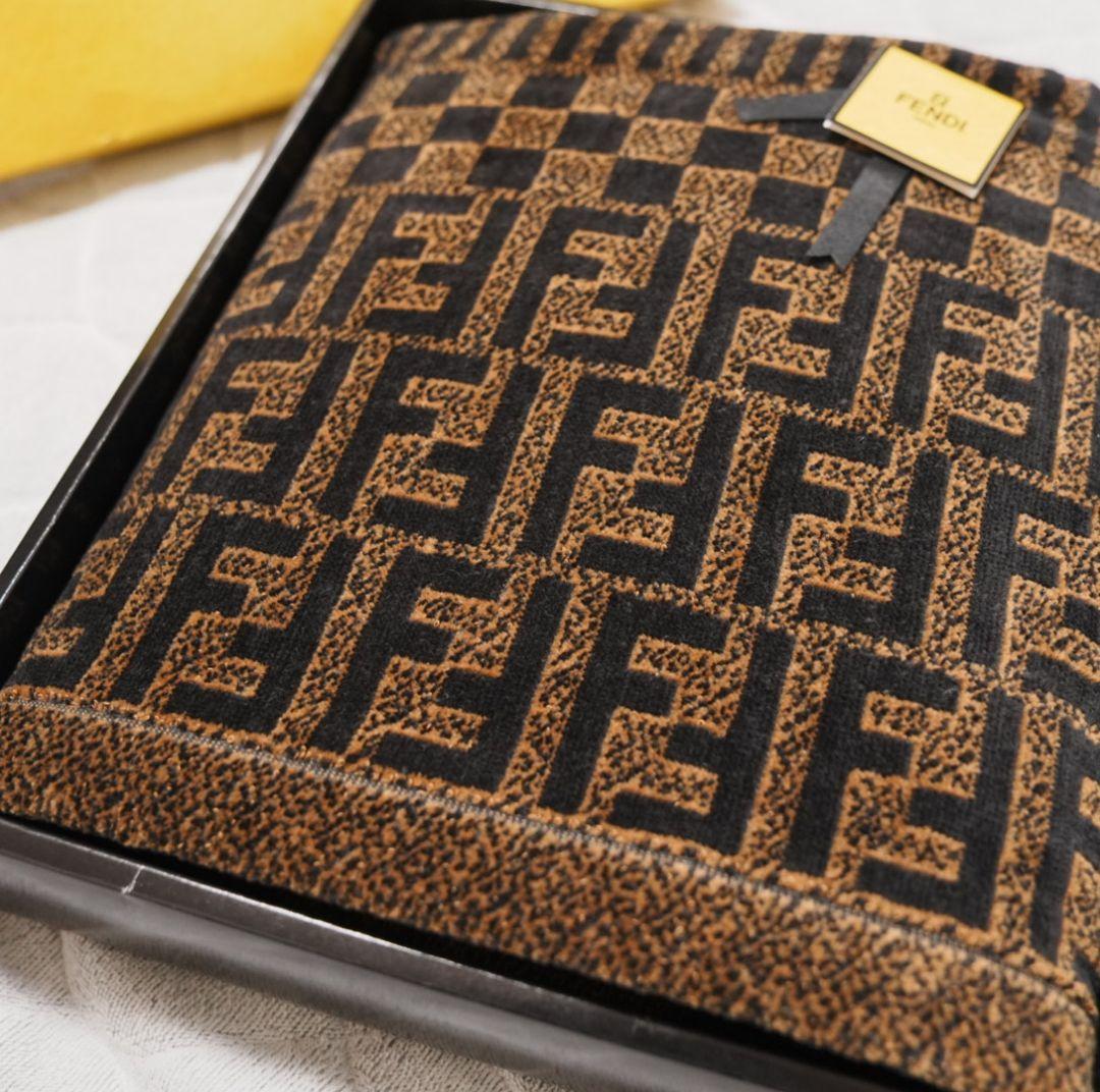 【未使用】Fendi バスタオル ズッカ柄 フェンディ ひざ掛け ブランケット