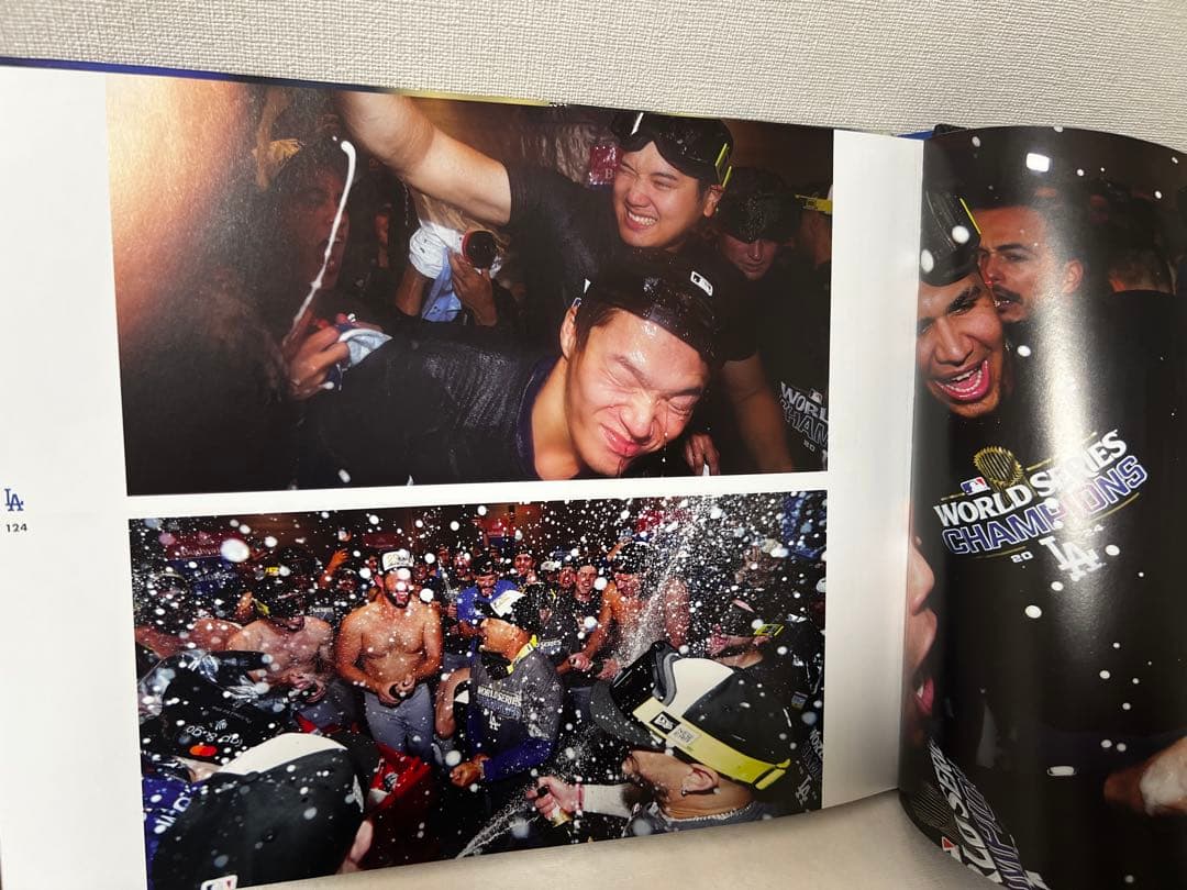 大谷翔平ドジャース2024シーズン総集編フルカラーオフィシャル写真集豪華版