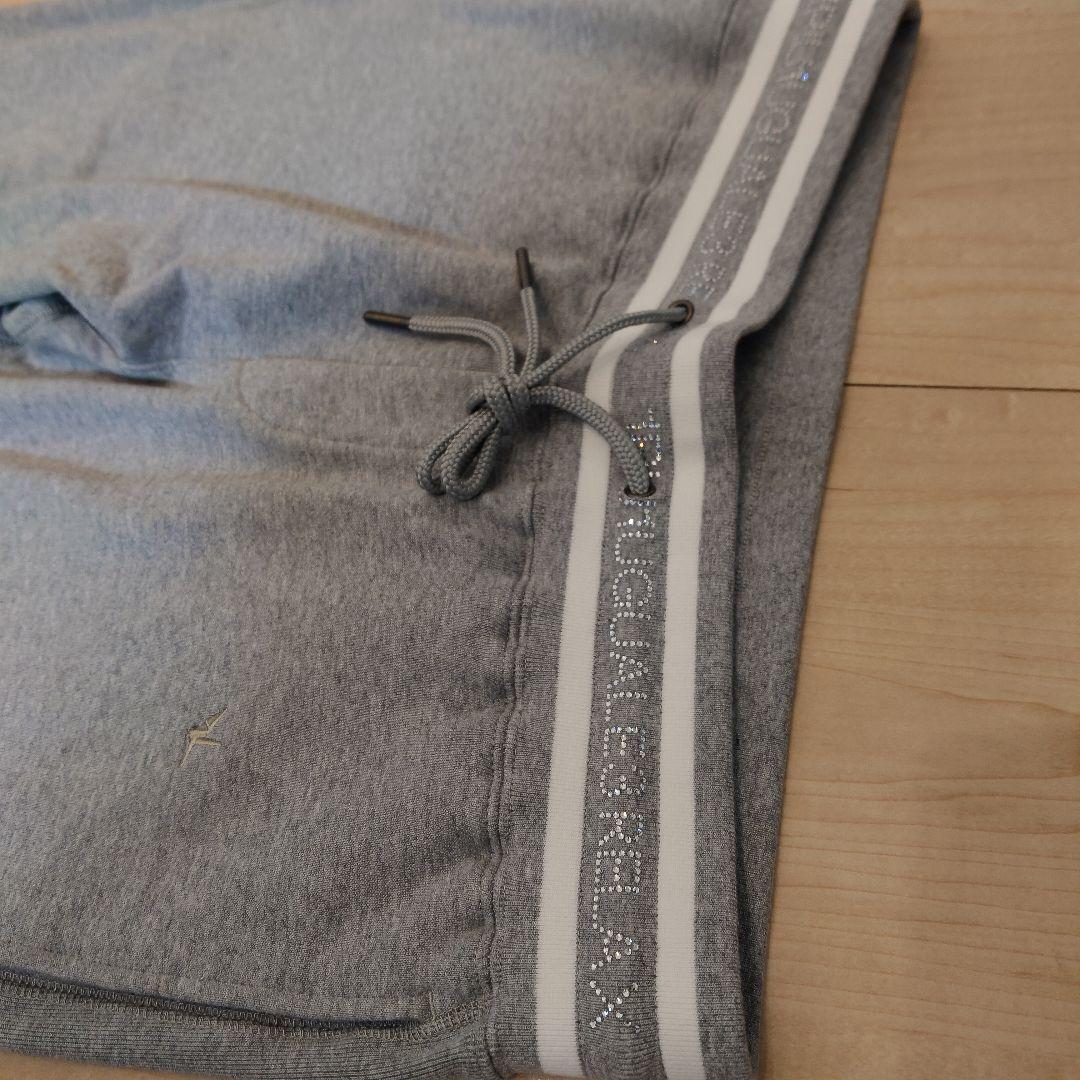 1PIU1UGUALE3 RERAX リブロゴパーカー セットアップ