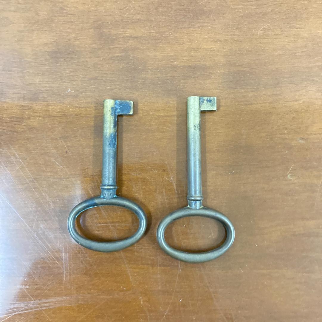 サイドボード　キャビネット　飾り棚　リビングボード