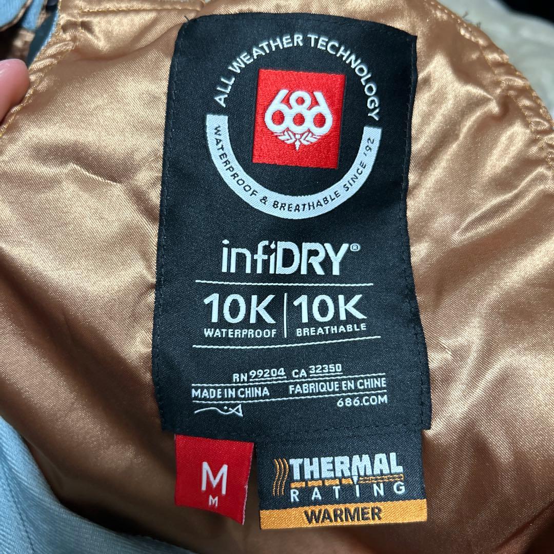 686 シックスエイトシックス スノージャケット、ビブパンツ