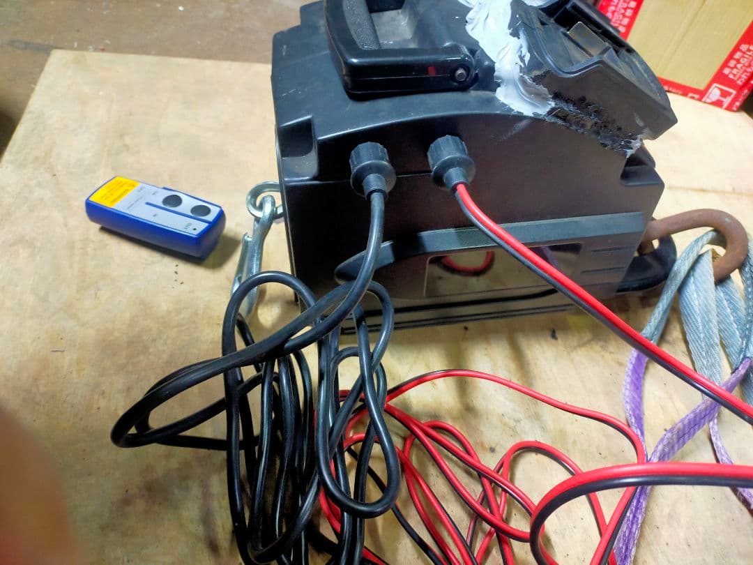 12v電動ウインチ　ホイスト　マキタ併用可能　ワイヤレス