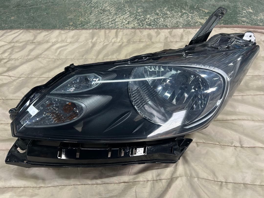 ★美品★送料込★ホンダ フリード 純正 ハロゲン ヘッドライト 左右セット