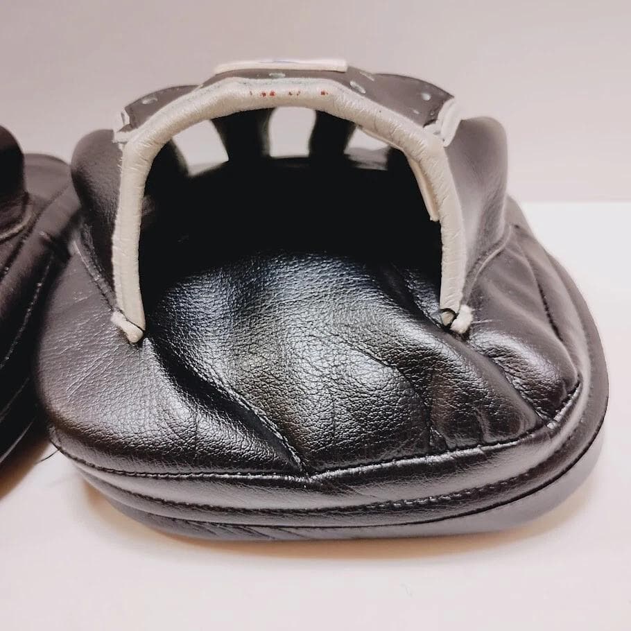 Winning ウイニング ボクシング 小型パンチングミット湾曲型CM-10