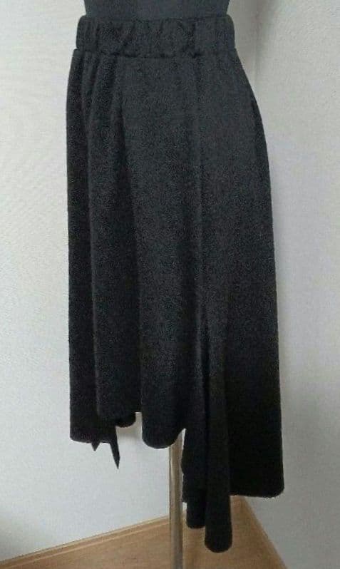 7万エイココンドウロングベスト　黒ワンピース　スカート　ボンサンス上着　スパッツ