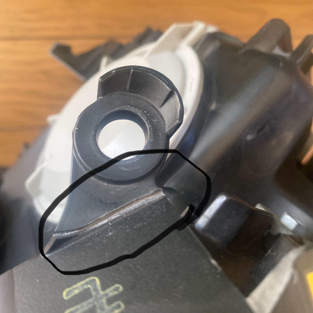 30プリウスGsヘッドライト