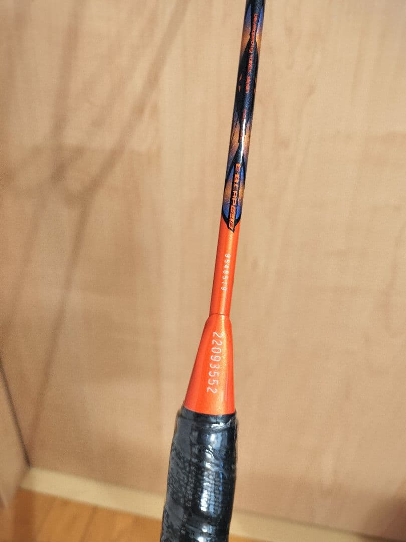 新品　バドミントンラケット ヨネックスアストロクス77ツアー