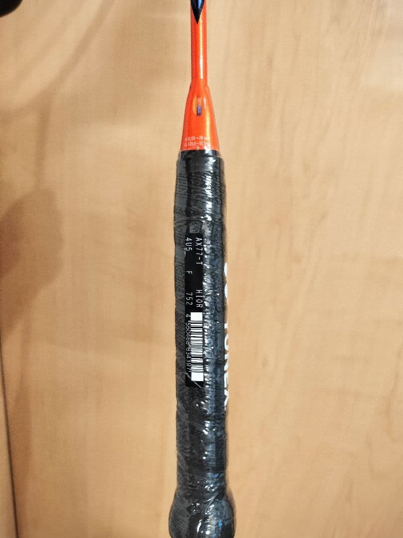 新品　バドミントンラケット ヨネックスアストロクス77ツアー
