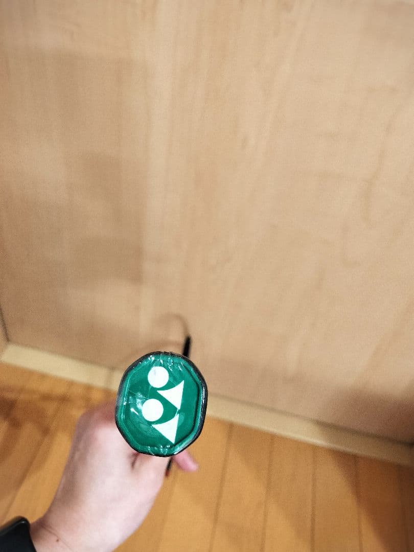 新品　バドミントンラケット ヨネックスアストロクス77ツアー