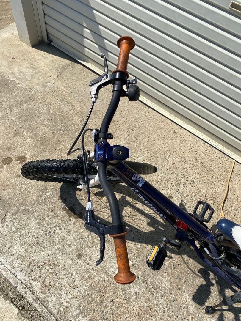 ヨツバサイクル　18インチ　キャプテンネイビー