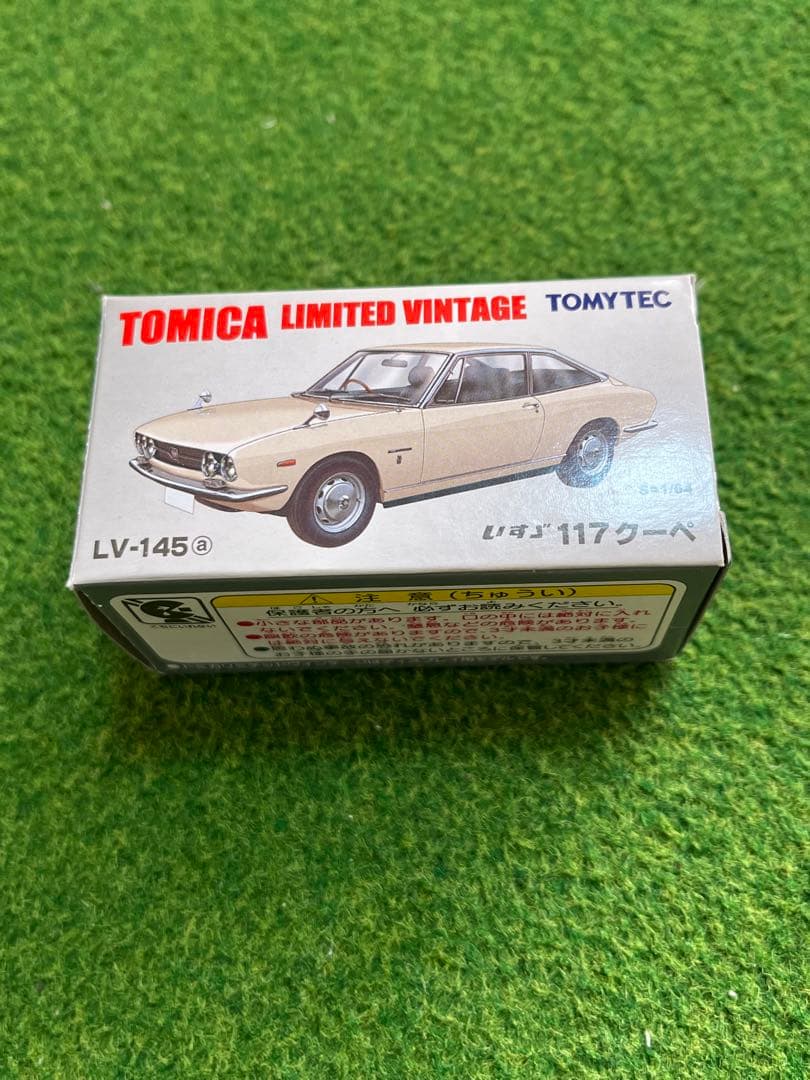トミカリミテッドヴィンテージ　LV-145a いすゞ117クーペ　白