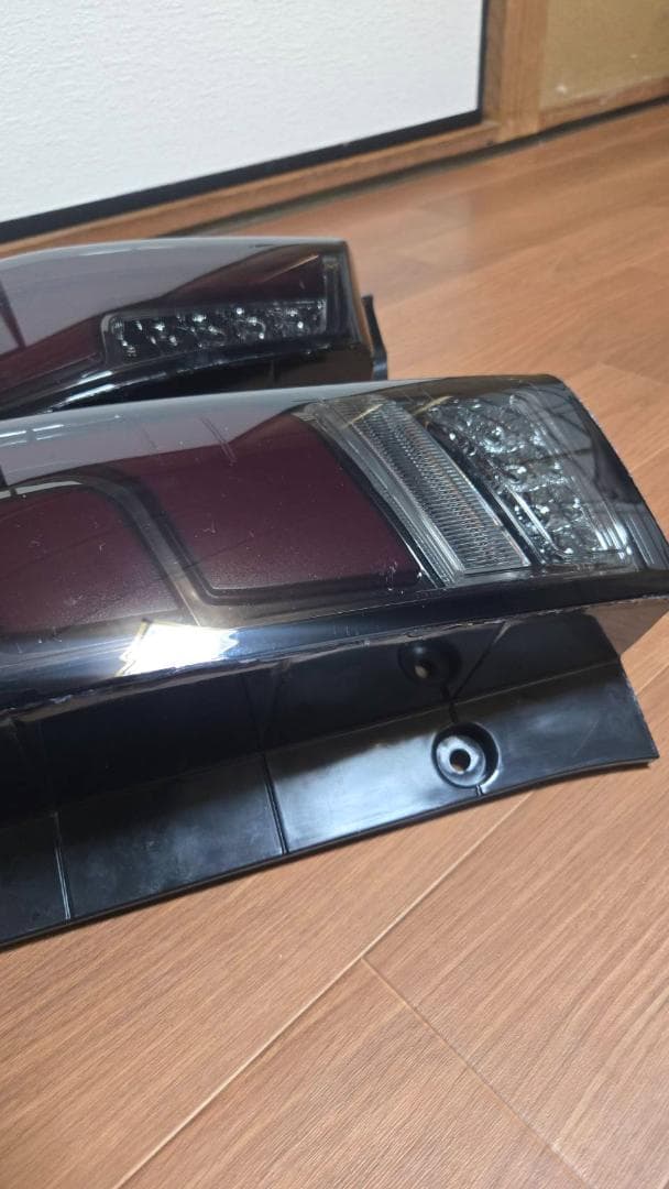 ダイハツ　LA650S　社外　スモーク　テールライト　シャイニングパーツ