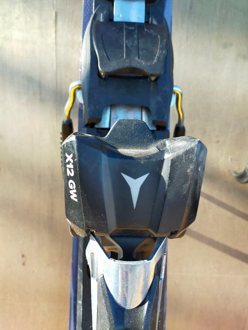 Atomic アトミック Redster 9i 168 スキー板バインディング付