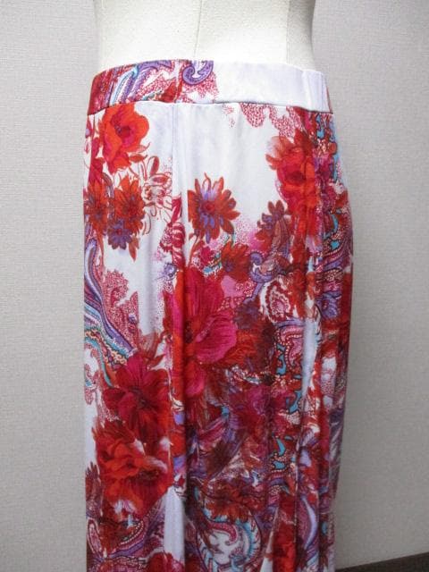 社交ダンス　DANCEチャコット　白に赤花柄★広がるロングスカート