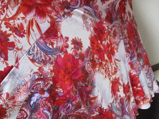 社交ダンス　DANCEチャコット　白に赤花柄★広がるロングスカート