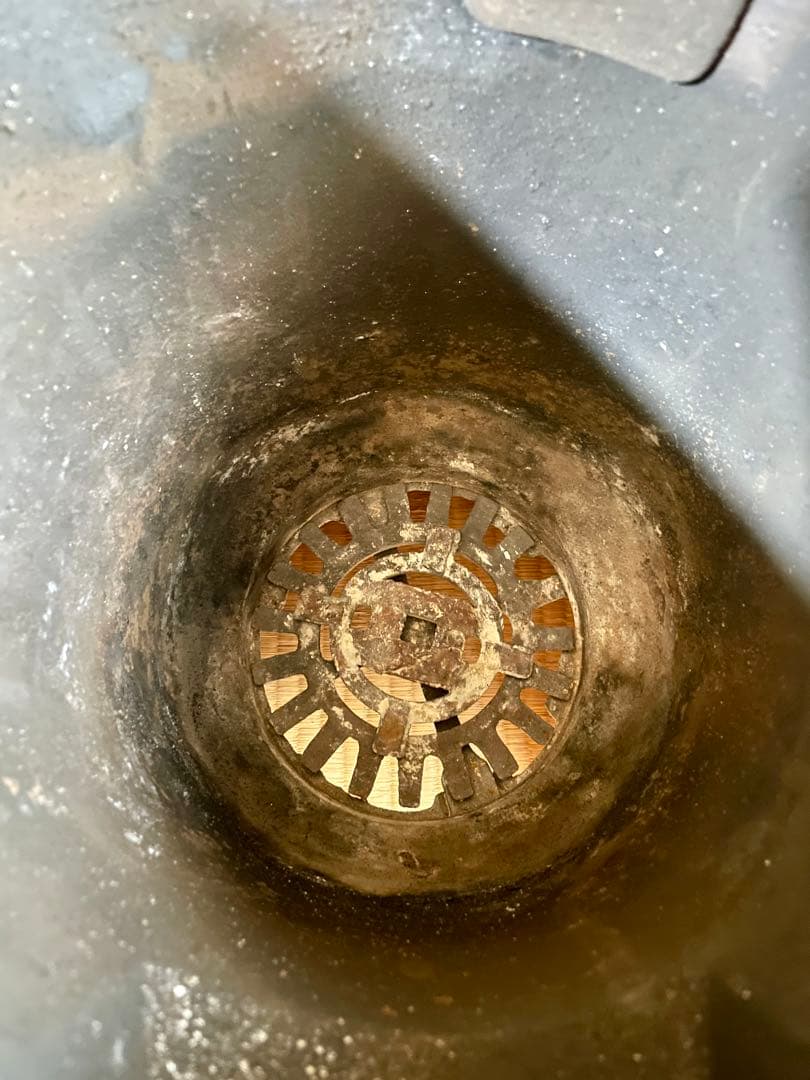 昭和レトロ 函館日栄 コークスストーブ 鋳物製 石炭ストーブ