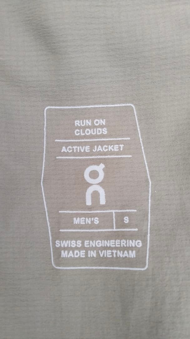 On オリーブグリーン ジャケット