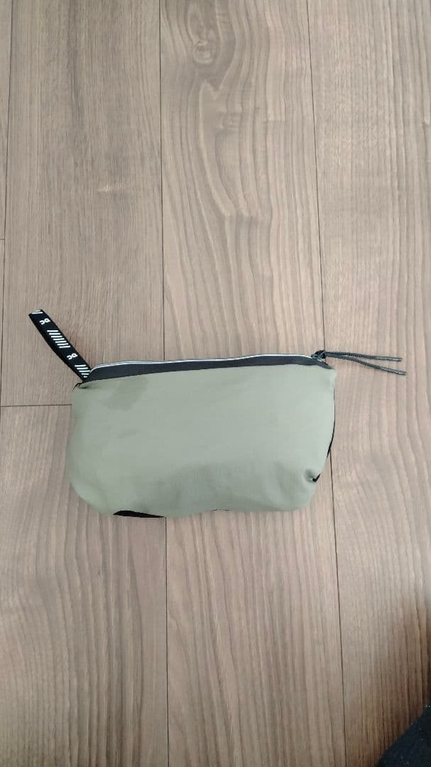 On オリーブグリーン ジャケット