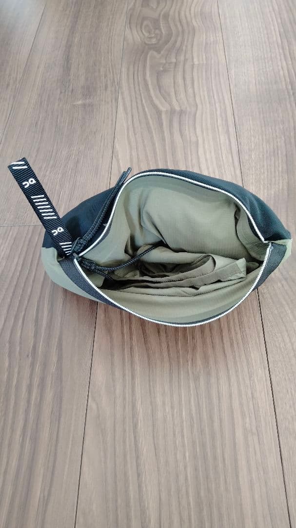 On オリーブグリーン ジャケット