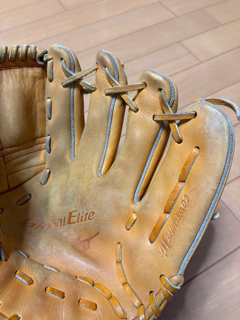 Mizuno Global Elite 右投げ 軟式グローブ