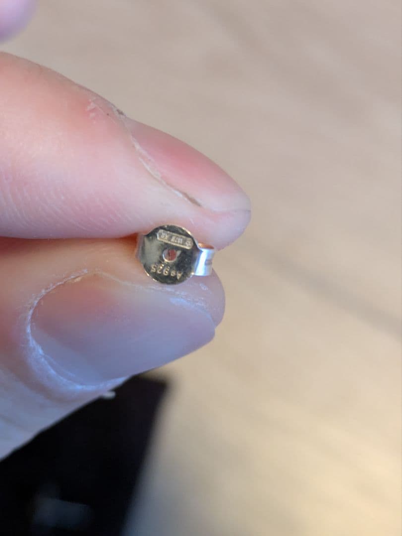 GUCCI　花形シルバーピアス(片耳用)