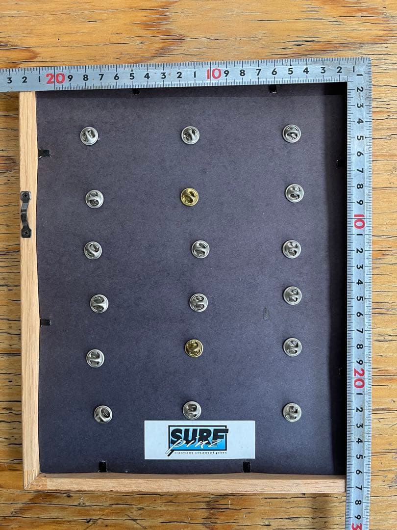 ビンテージサーフボードピンバッジコレクション額装　オールドサーフ ロングボード