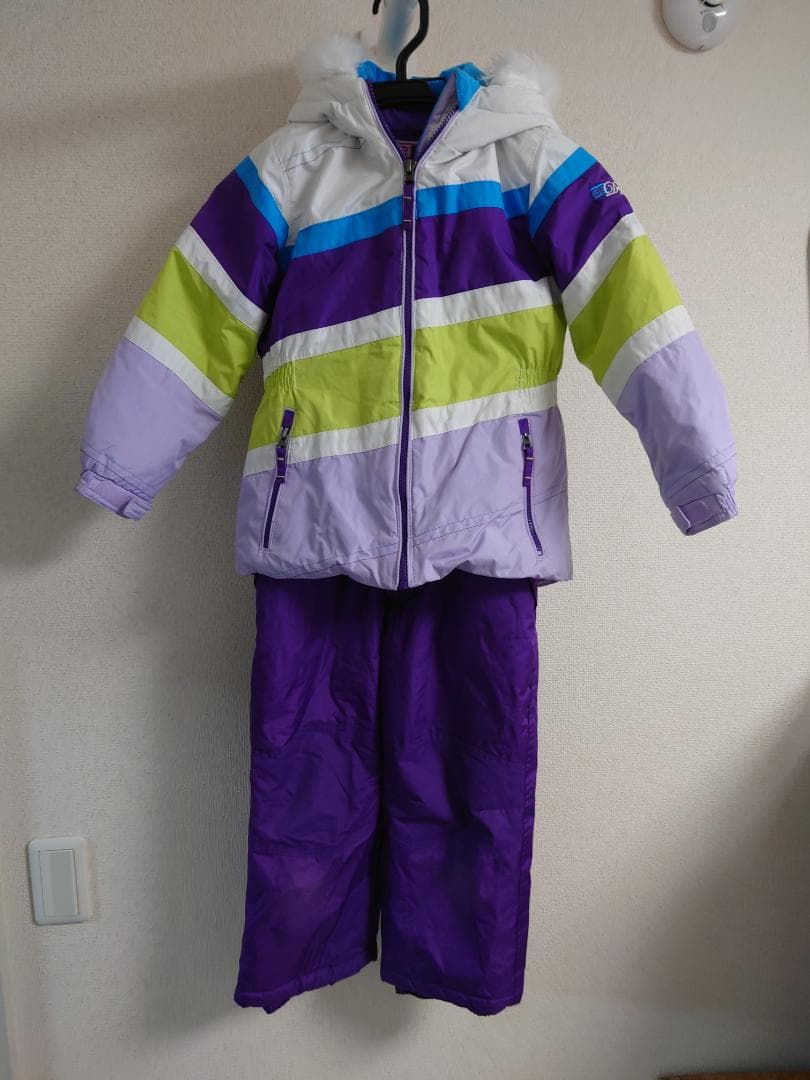 4才100size〜8才130sizeまで着用スキースノボウェア