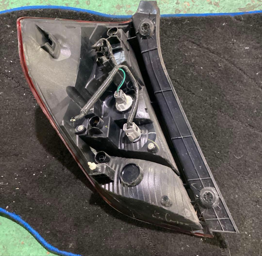 GP5 フィットハイブリッド　前期　純正テールランプ　4点