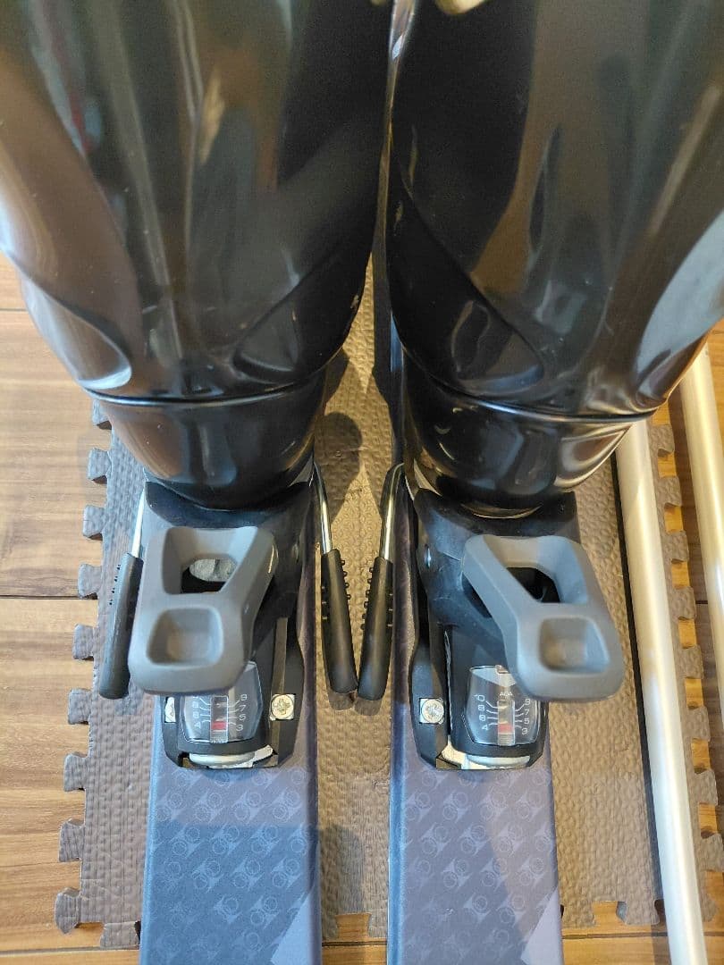 高年式‼️HART/レディース用/スキーセット・メンテ・WAX済み✔超軽量‼️