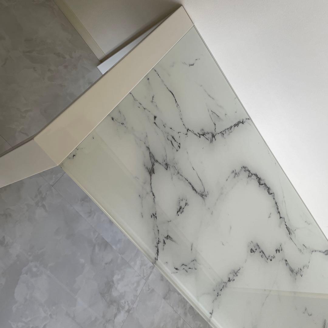 ニトリ　大理石柄ガラステーブル　時々セールします！　直接引き取りも可能です◎