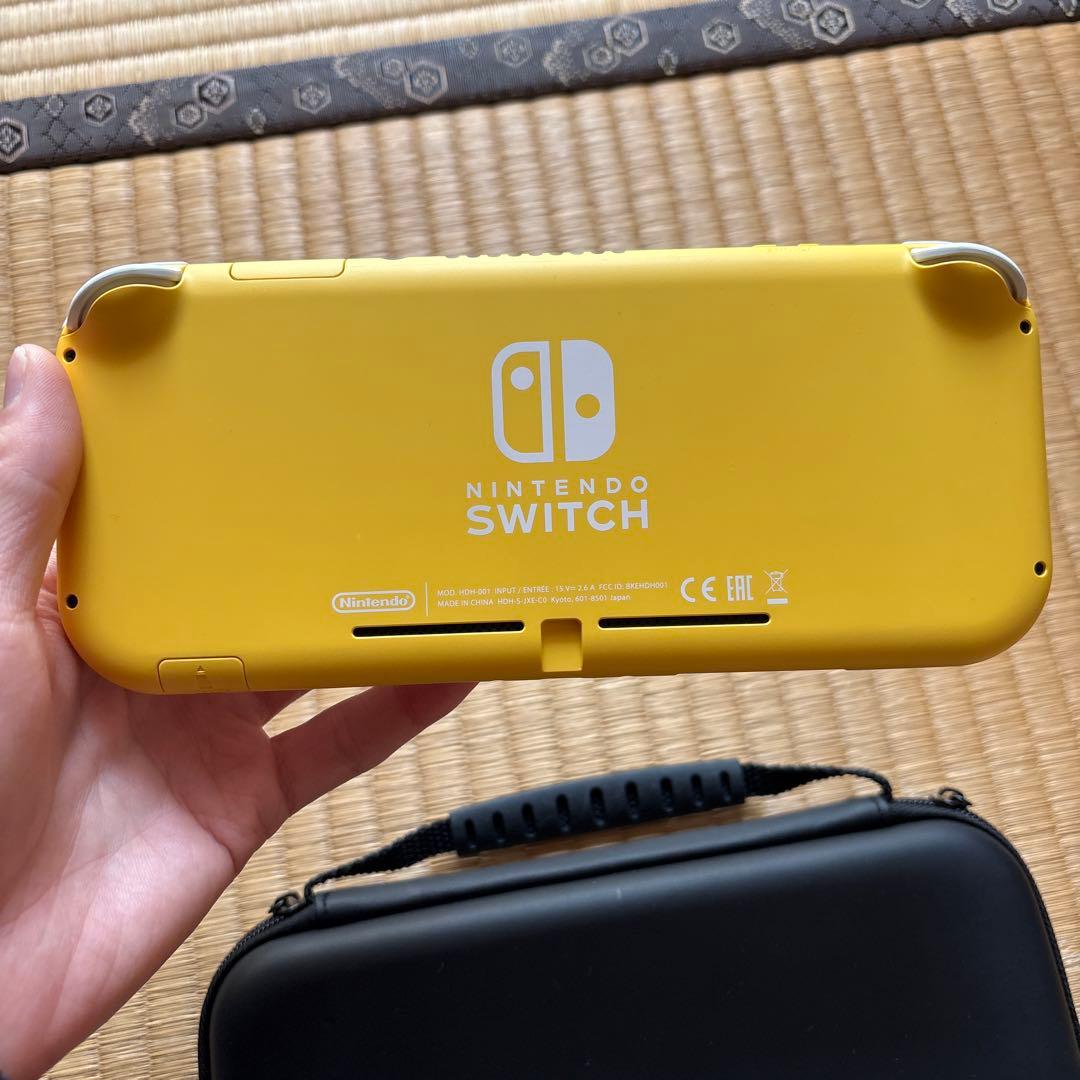 ニンテンドーSwitchライトイエロー中古