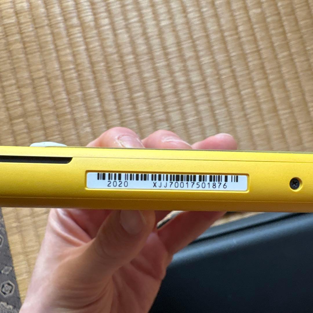 ニンテンドーSwitchライトイエロー中古