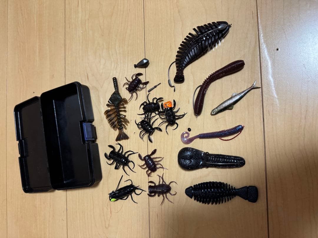 バス釣り引退セット 有名ルアー、フック300本以上、小物等