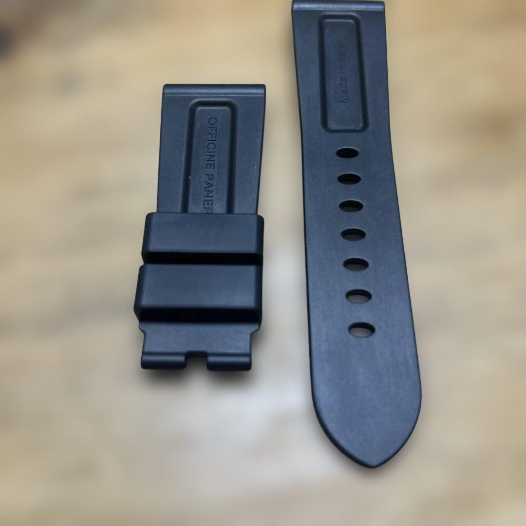 OFFICINE PANERAI ブラックラバーベルト
