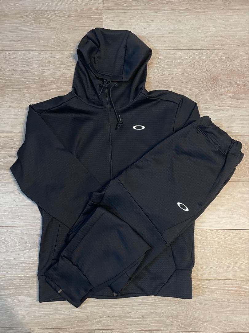 Oakley ブラックジャージ上下セット